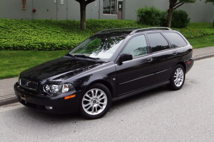 Вольво v40 2000
