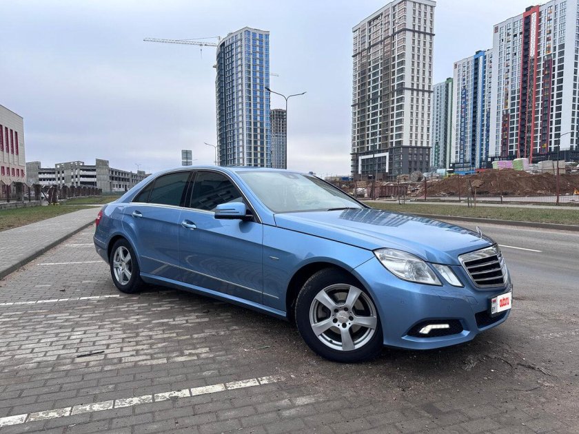 Мерседес бенц е