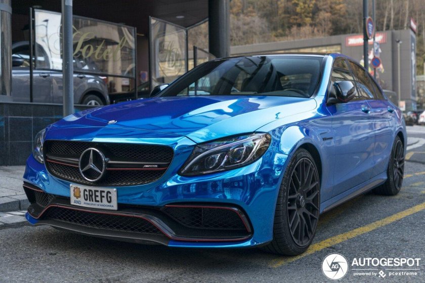 Mercedes AMG c63 синий