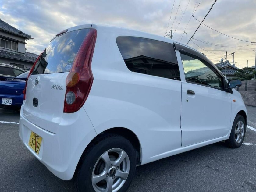 Daihatsu mira 2017