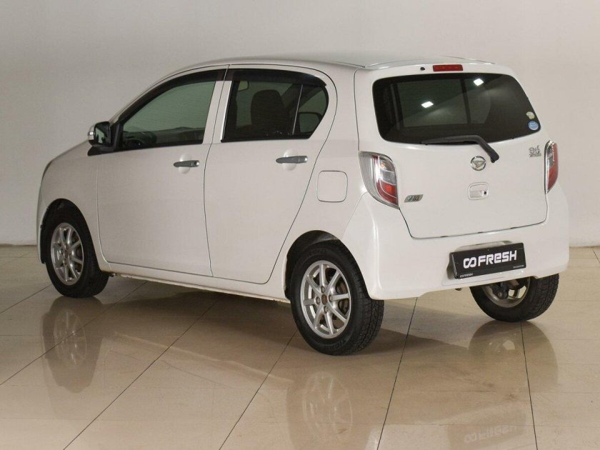 Daihatsu mira e:s 2016