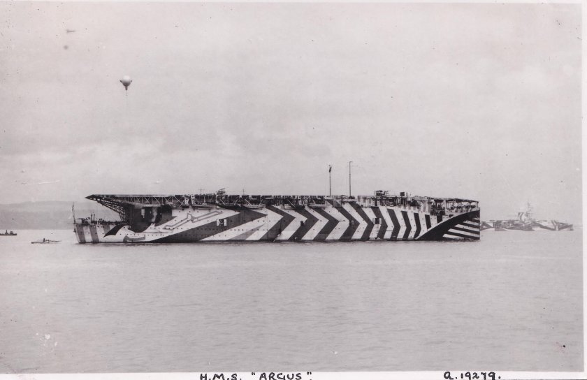 Британский авианосец HMS Argus