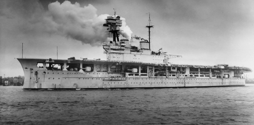 HMS Eagle r05