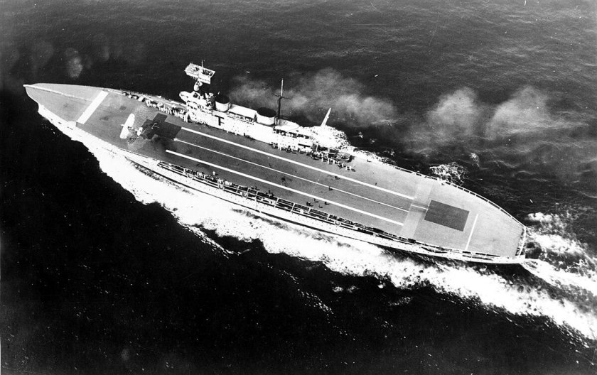 Авианосец HMS Eagle