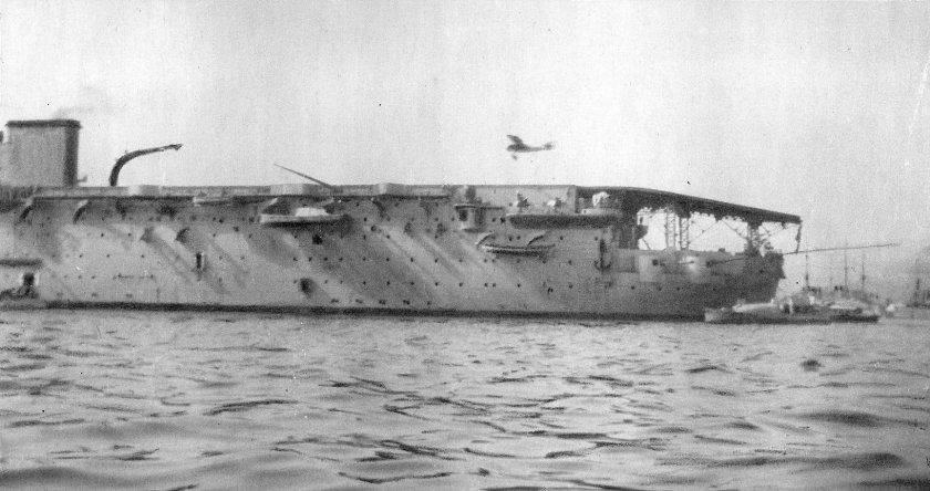 Французский авианосец беарн