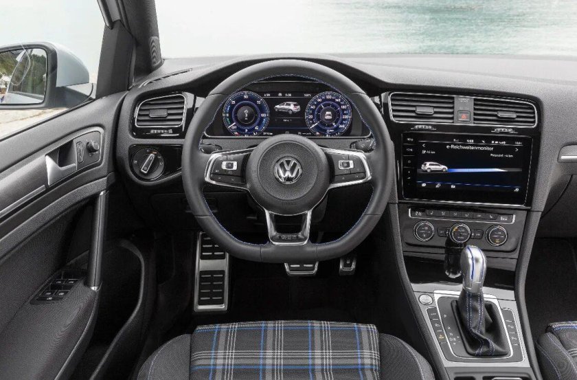 VW Golf 2019 салон