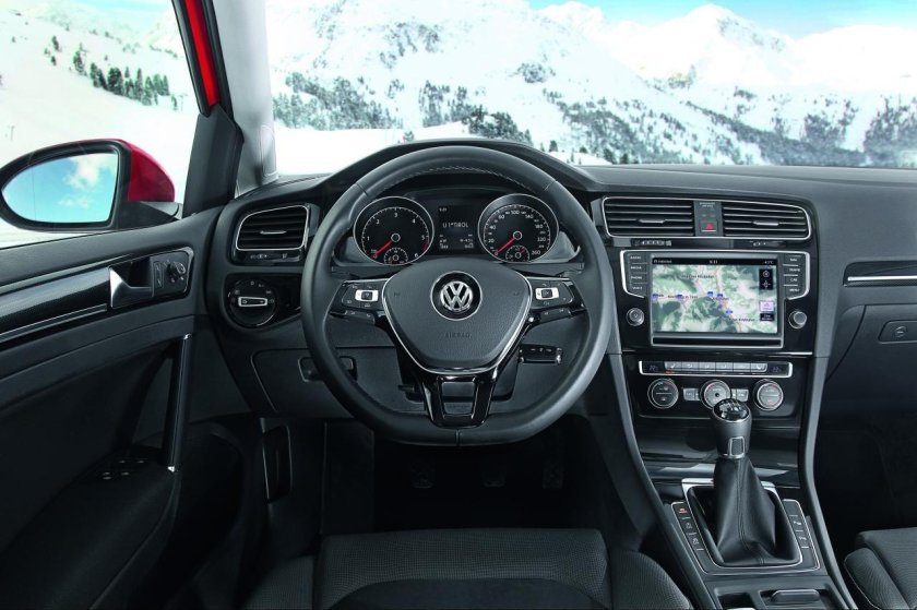 Volkswagen Golf 2014 салон