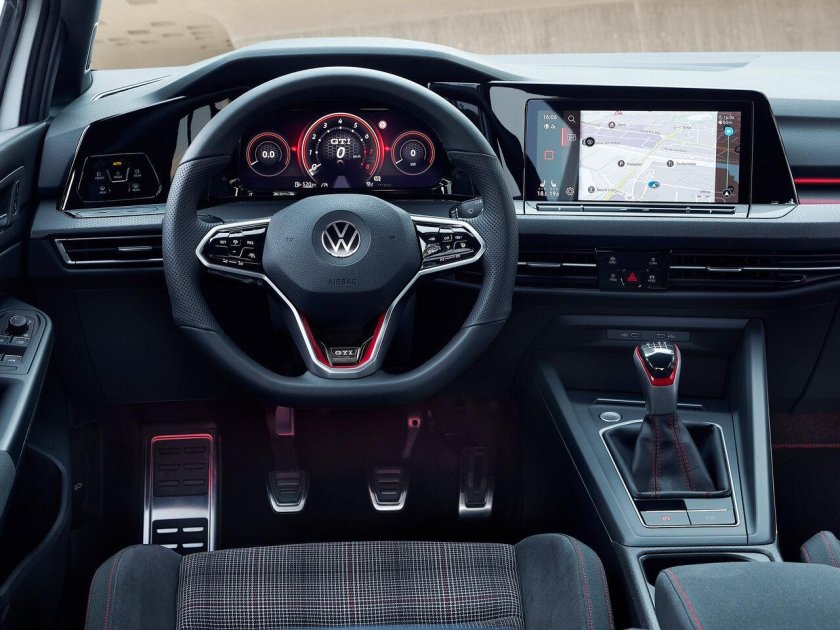 Volkswagen Golf GTI 2021 салон