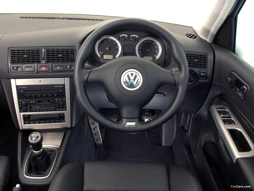 Volkswagen Golf 4 салон