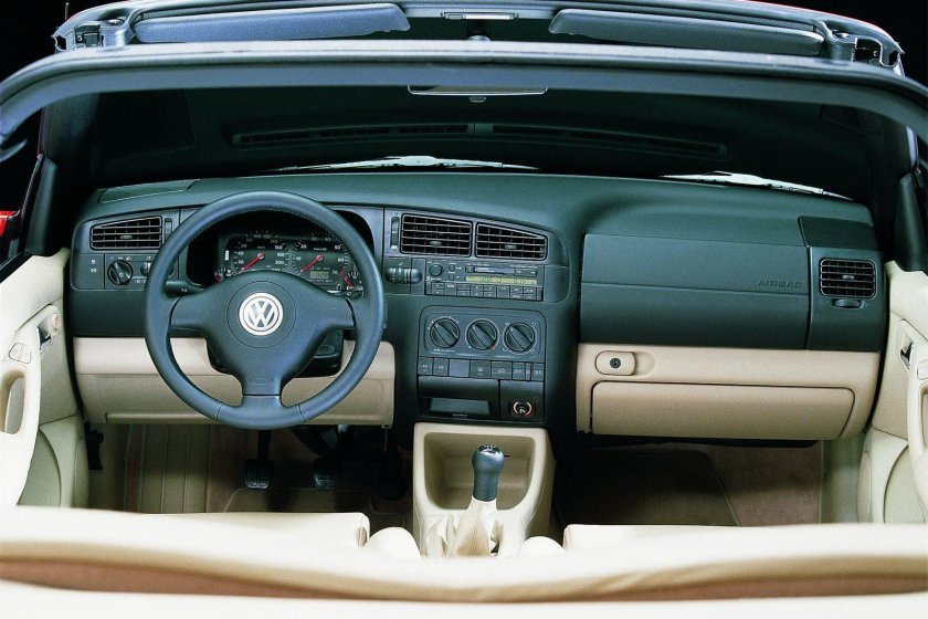 Volkswagen Golf 3 салон