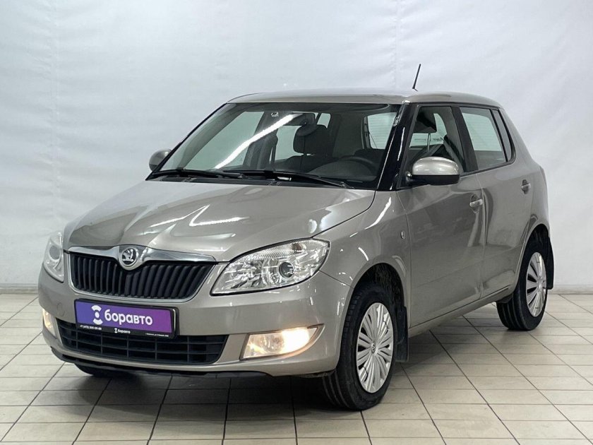 Шкода фабия праворульная
