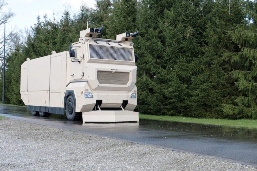 Броневики LAPD водомет