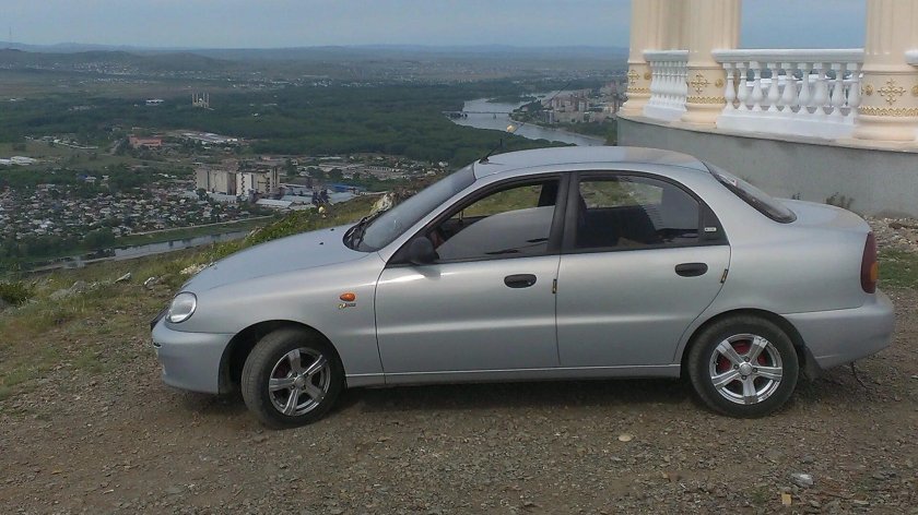 Шевроле Ланос серебристый