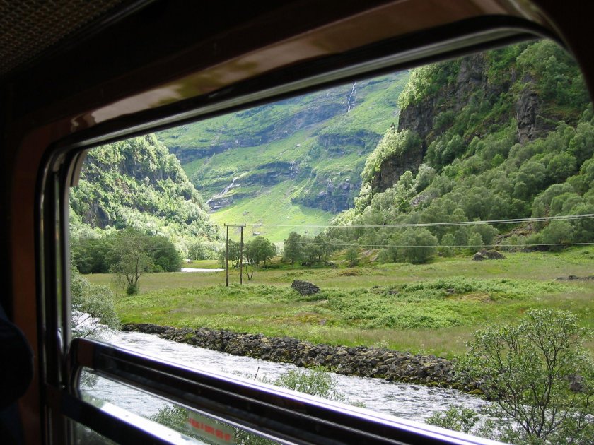 Окно поезда