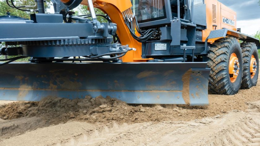 Автогрейдер UMG - ГС-14.02