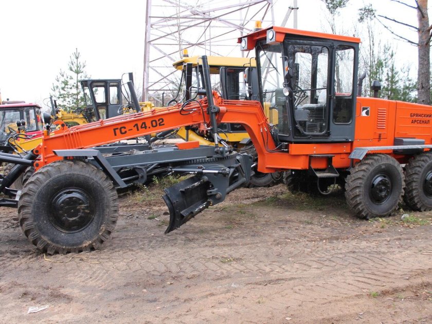 Грейдер Брянский Арсенал ГС-14.02