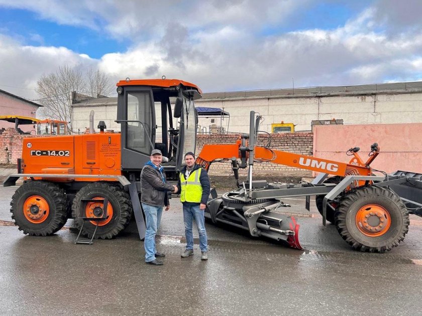 Автогрейдер UMG - ГС-14.02