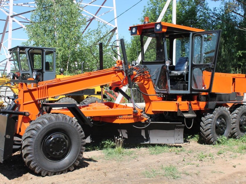 Автогрейдер UMG - ГС-14.02
