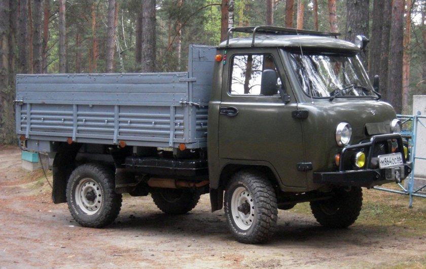 УАЗ головастик бортовой 3303