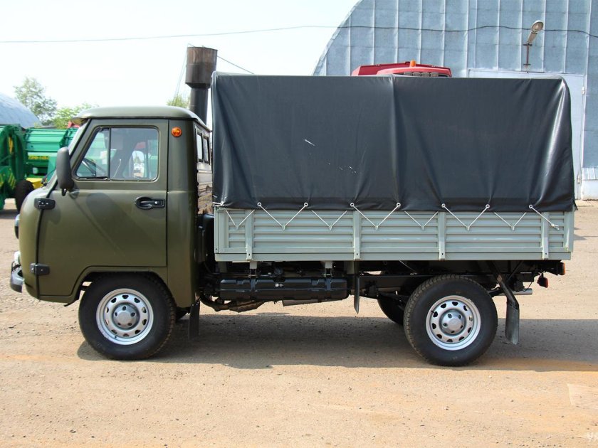 УАЗ грузовой 3303