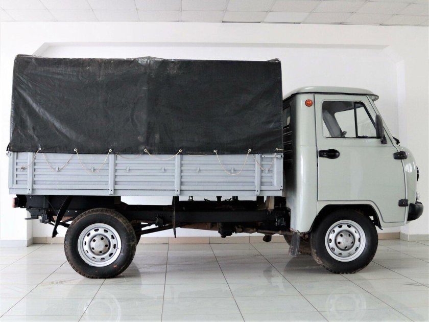 УАЗ 3303 фургон