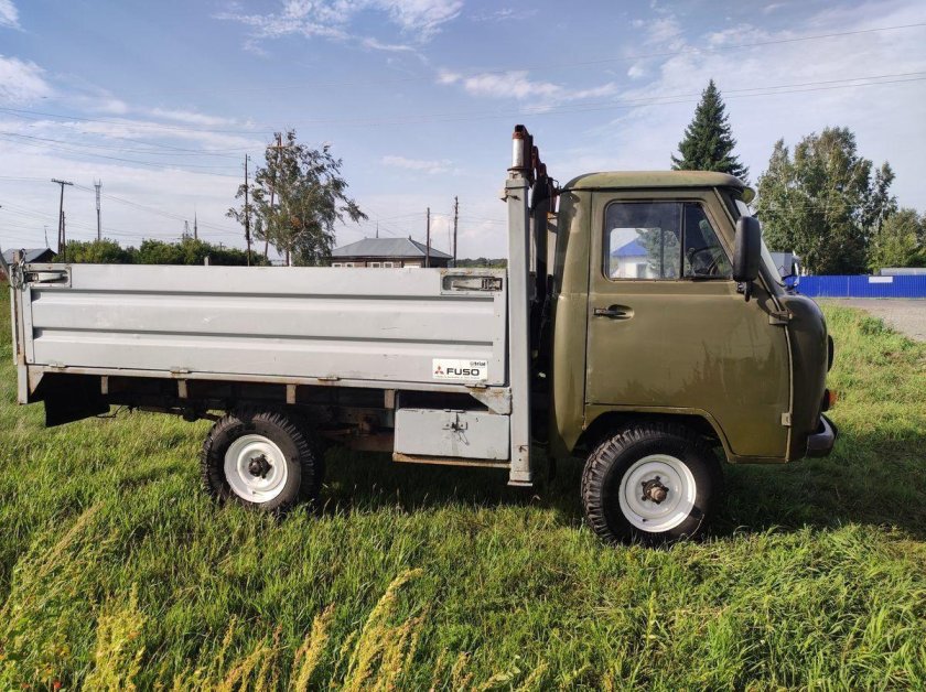 УАЗ бортовой новый 3303