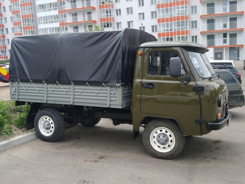 UAZ 3303 бортовой