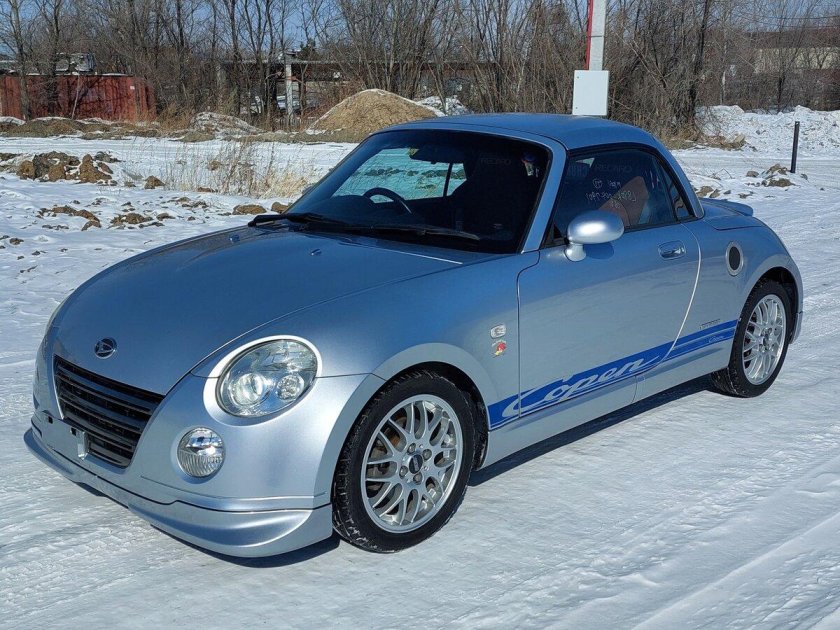 Машина daihatsu