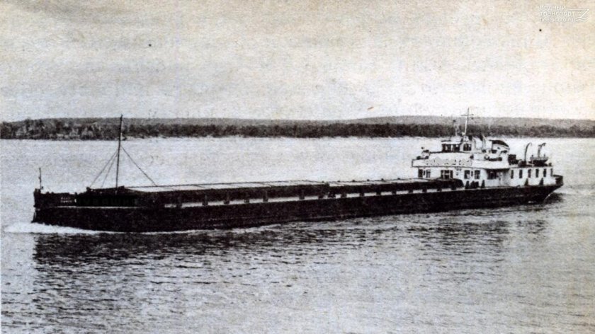 Грузовой теплоход Чувашия