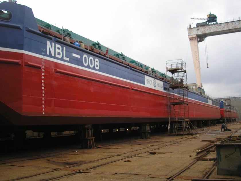 Баржа для перевозки зерна