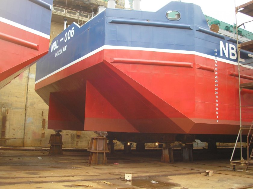 Баржа для перевозки автомобилей