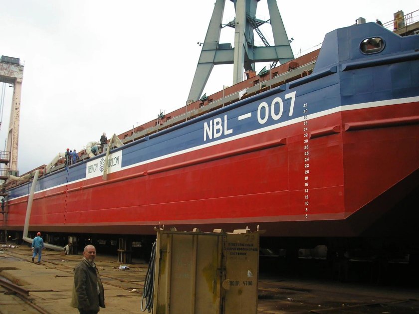 Баржа 3000 тонн