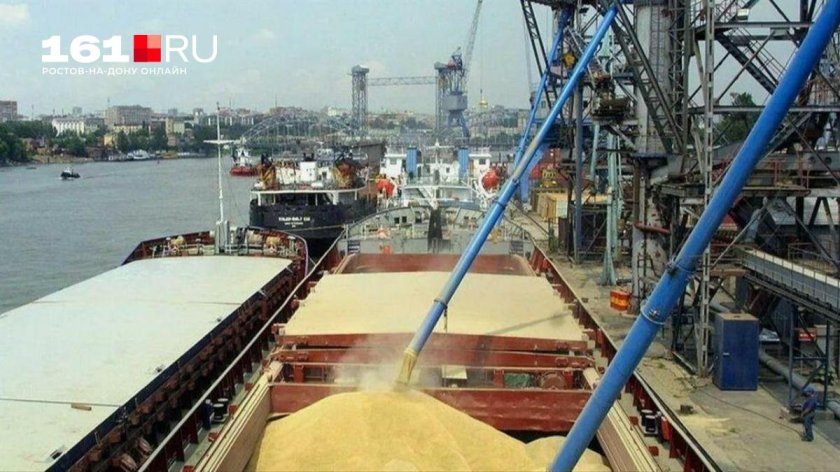 Погрузка зерна на судно