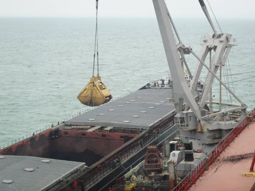 Рейдовая перевалка порт Кавказ