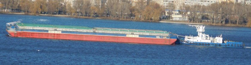 Баржа Афина