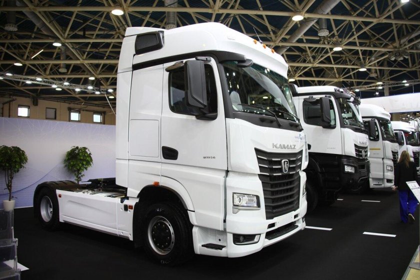 КАМАЗ 2023 тягач