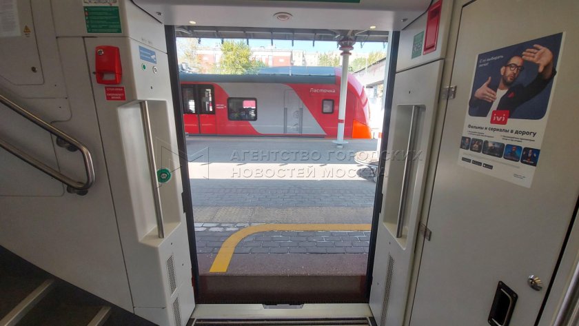 Поезд Штадлер двухэтажный МЦК