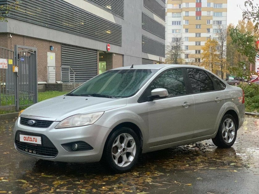 Ford Focus 2 седан серебристый
