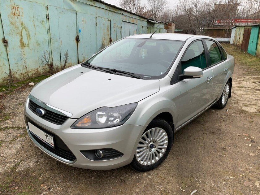 Ford Focus 2 серебристый