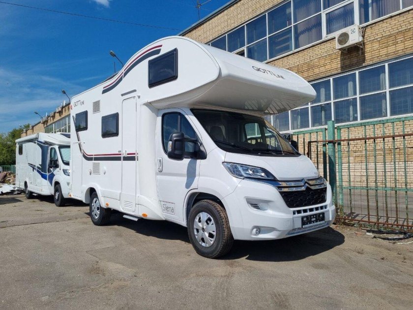 Альковный автодом