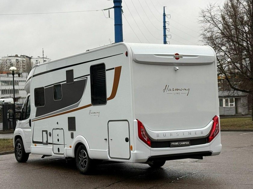 Полуинтегрированный автодом