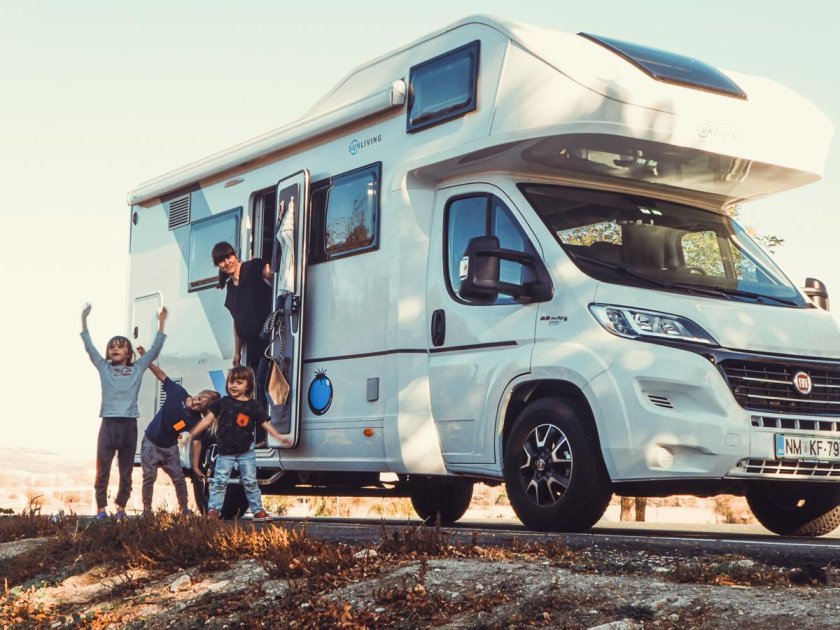 Альковный автодом