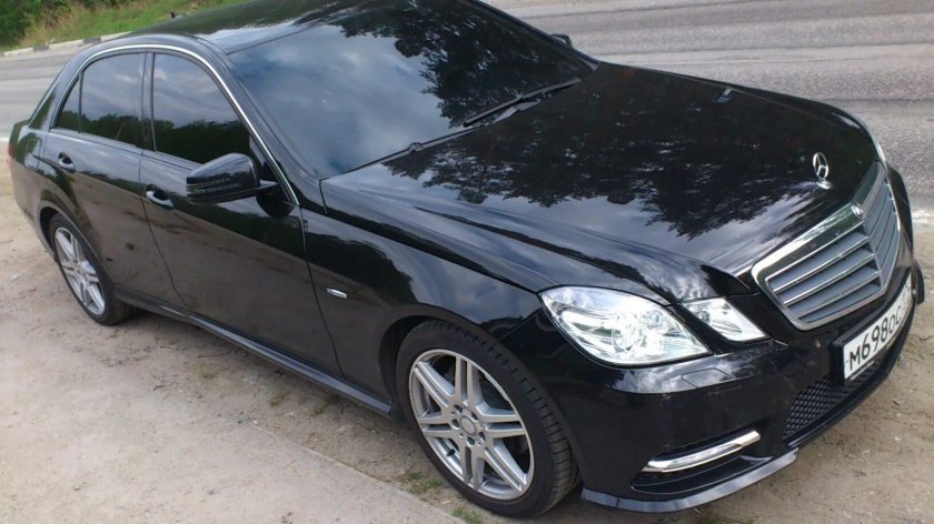 Мерседес е212 черный тонированный