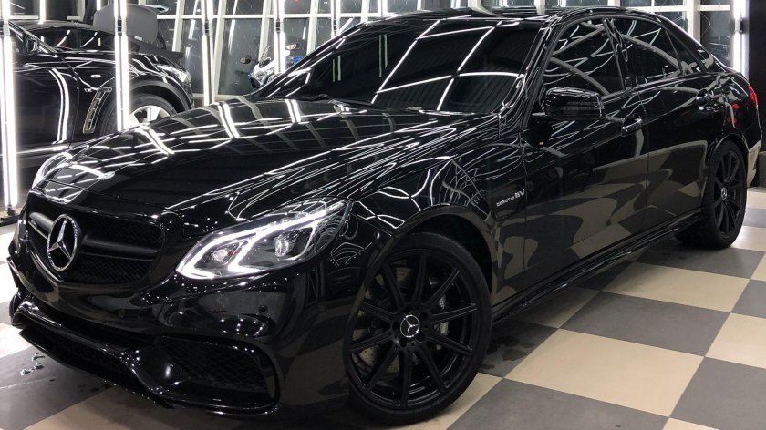 Мерседес е200 АМГ черный