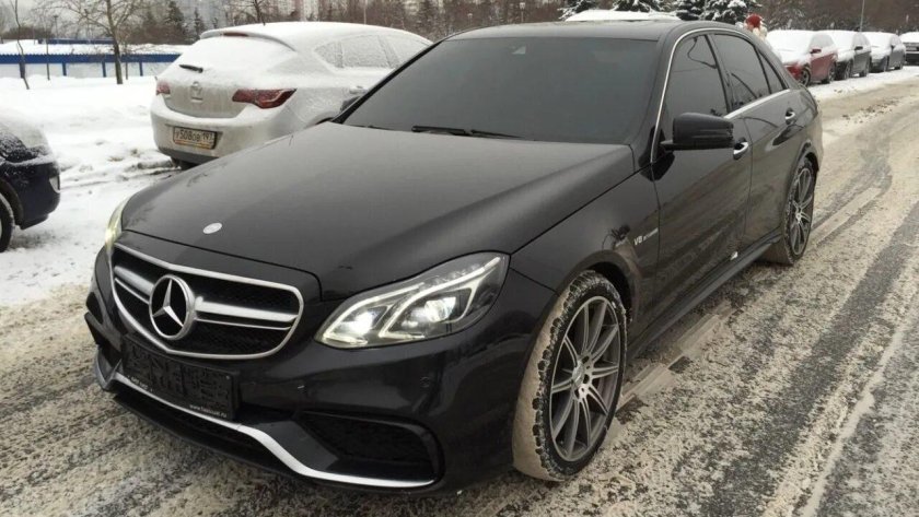Мерседес е200 АМГ черный