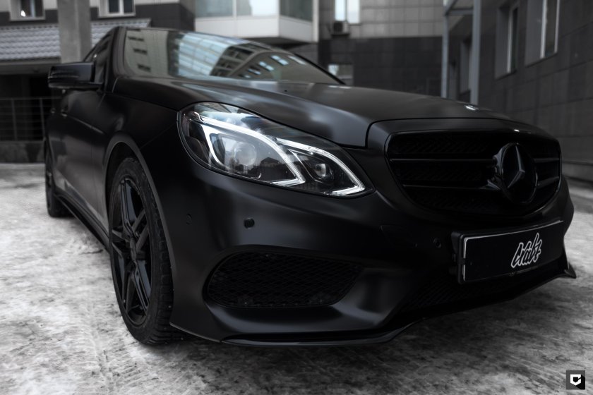 Мерседес с 63 АМГ черный