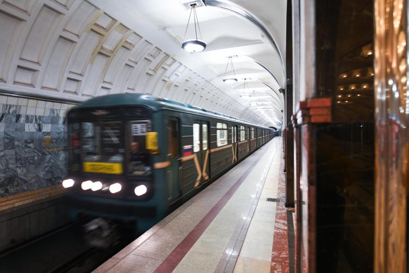 Поезд метро