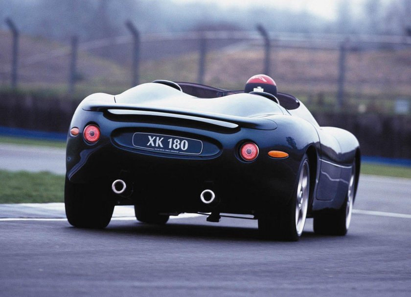 Ягуар XK 180