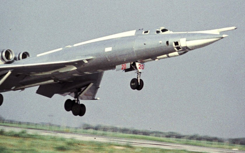 Ту-22 сверхзвуковой самолёт
