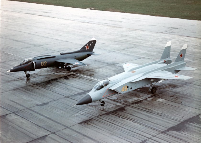 Як-141 палубный истребитель